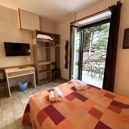 Отель Le Bon Accueil Porto (Corsica)
