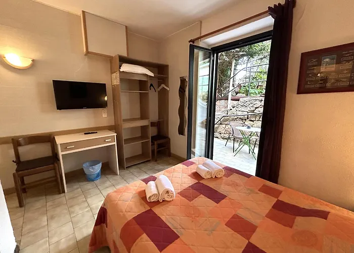 Отель Le Bon Accueil Porto (Corsica)