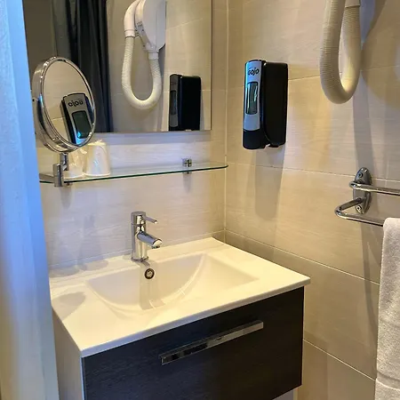 Hotell Le Bon Accueil Porto (Corsica)