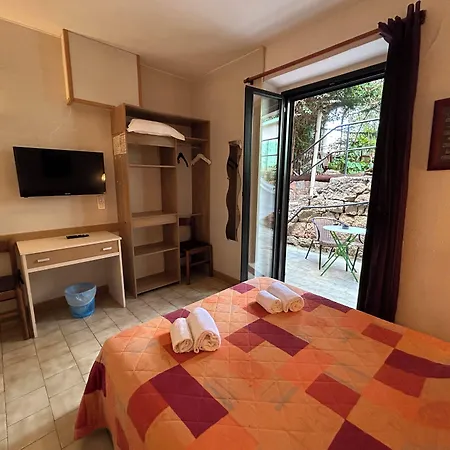 Hotell Le Bon Accueil Porto (Corsica)