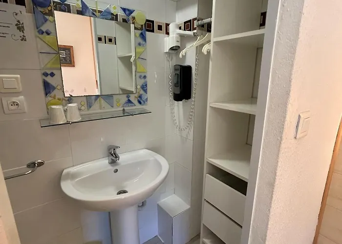 Le Bon Accueil 2* Porto (Corsica)