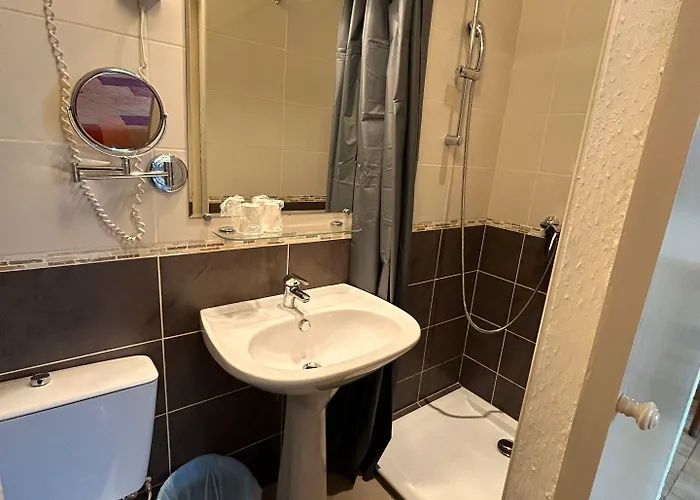 מלון Le Bon Accueil 2*